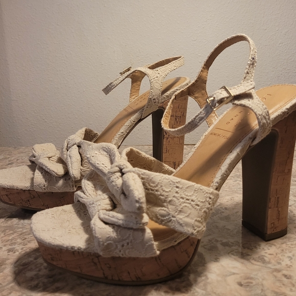 LC Lauren Conrad Heels with Memory Foam - Picture 2 of 5